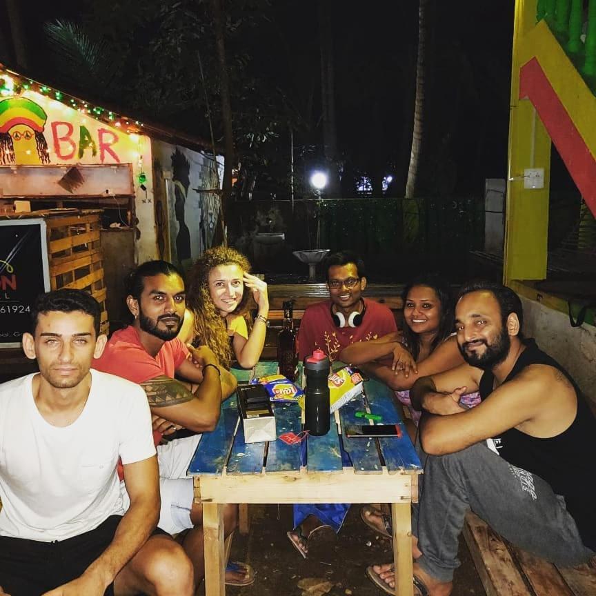 Rasta Mansion Beach Hostel And Rooms อารัมบล ภายนอก รูปภาพ