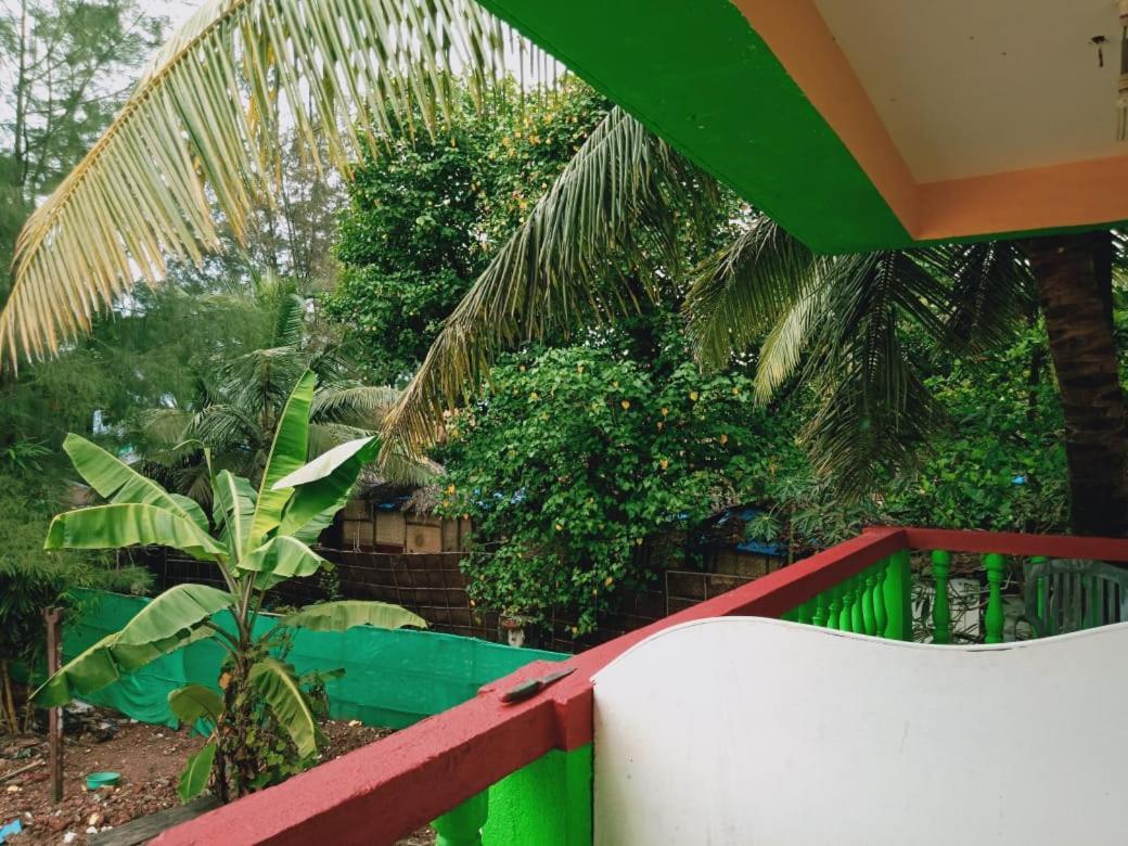 Rasta Mansion Beach Hostel And Rooms อารัมบล ภายนอก รูปภาพ