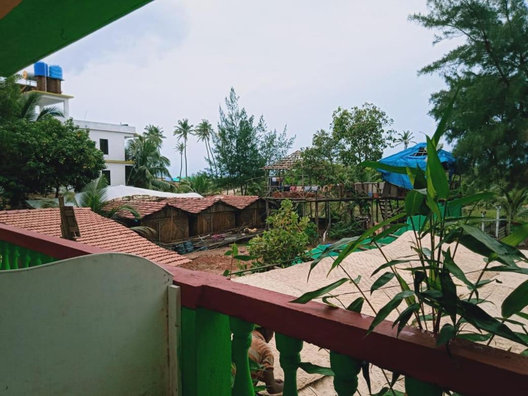 Rasta Mansion Beach Hostel And Rooms อารัมบล ภายนอก รูปภาพ