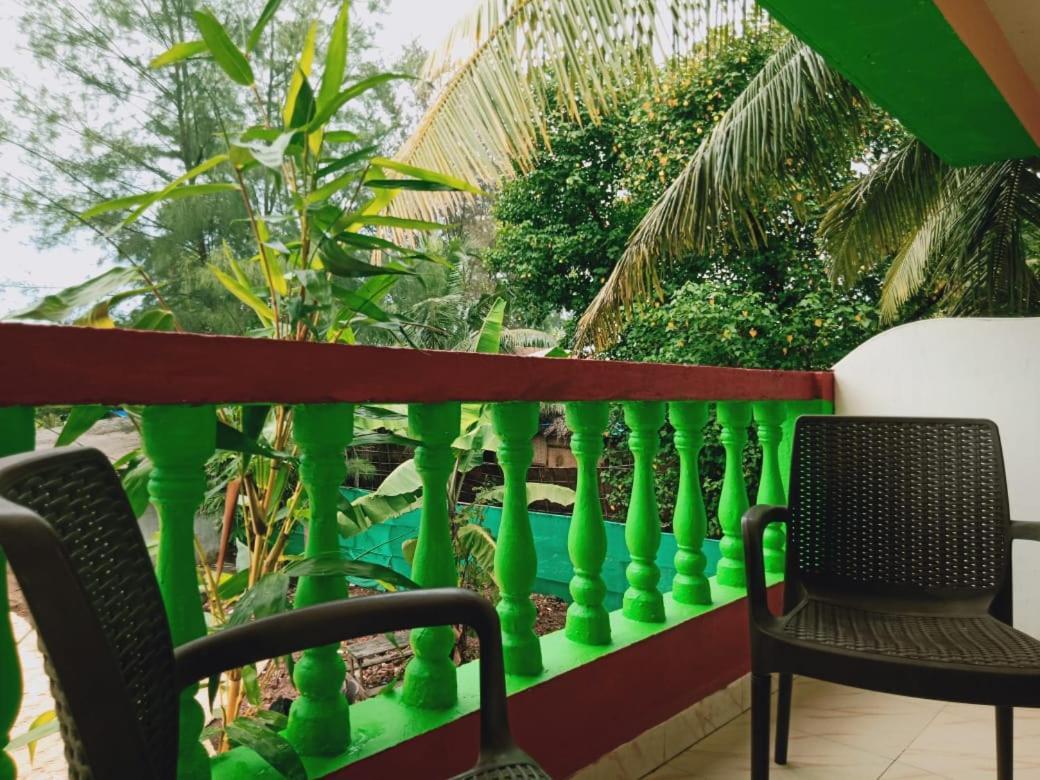 Rasta Mansion Beach Hostel And Rooms อารัมบล ภายนอก รูปภาพ