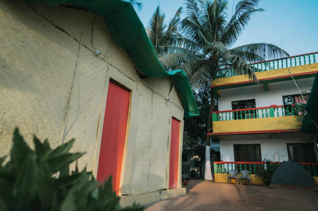 Rasta Mansion Beach Hostel And Rooms อารัมบล ภายนอก รูปภาพ