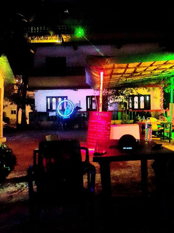 Rasta Mansion Beach Hostel And Rooms อารัมบล ภายนอก รูปภาพ
