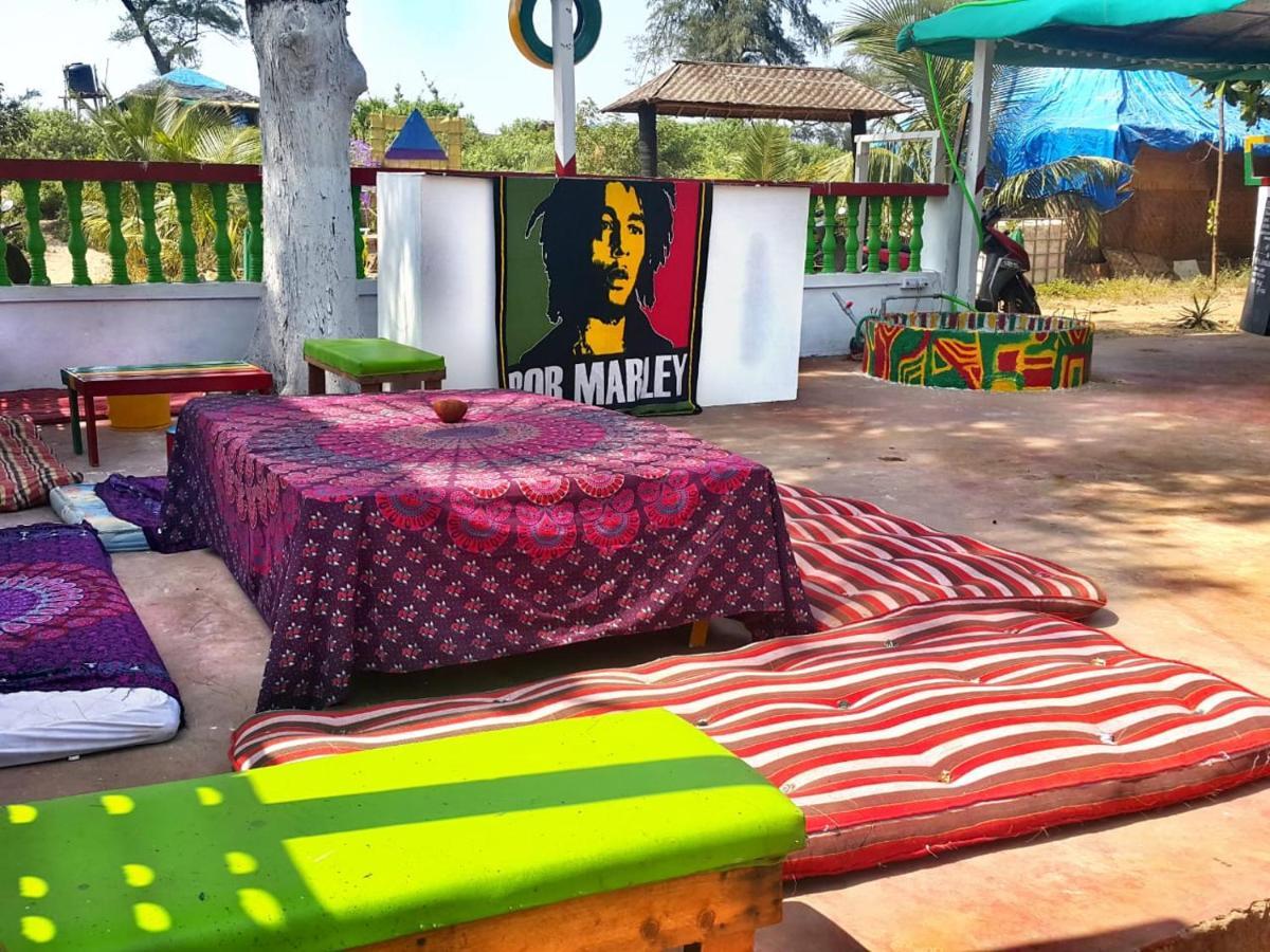 Rasta Mansion Beach Hostel And Rooms อารัมบล ภายนอก รูปภาพ