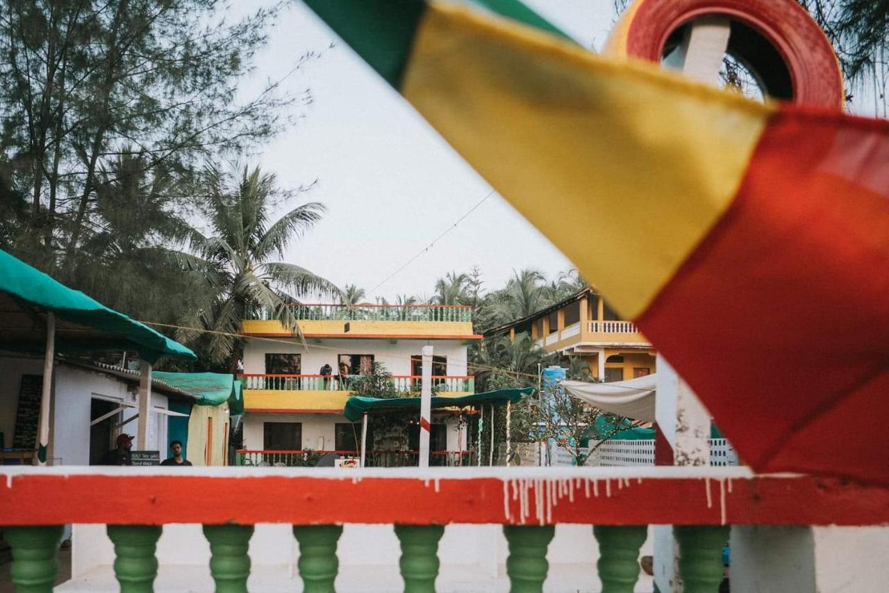 Rasta Mansion Beach Hostel And Rooms อารัมบล ภายนอก รูปภาพ