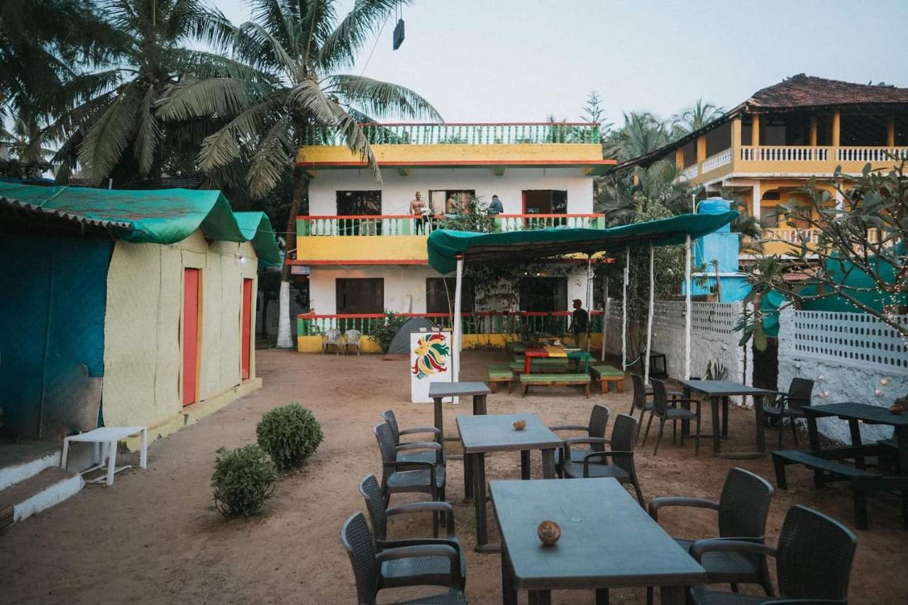 Rasta Mansion Beach Hostel And Rooms อารัมบล ภายนอก รูปภาพ